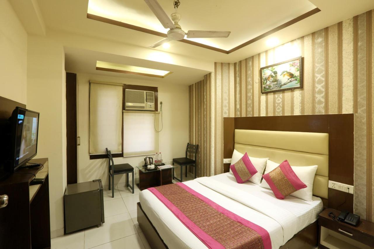 Hotel Red Velvet Suites At Delhi Airport New Delhi Exterior photo